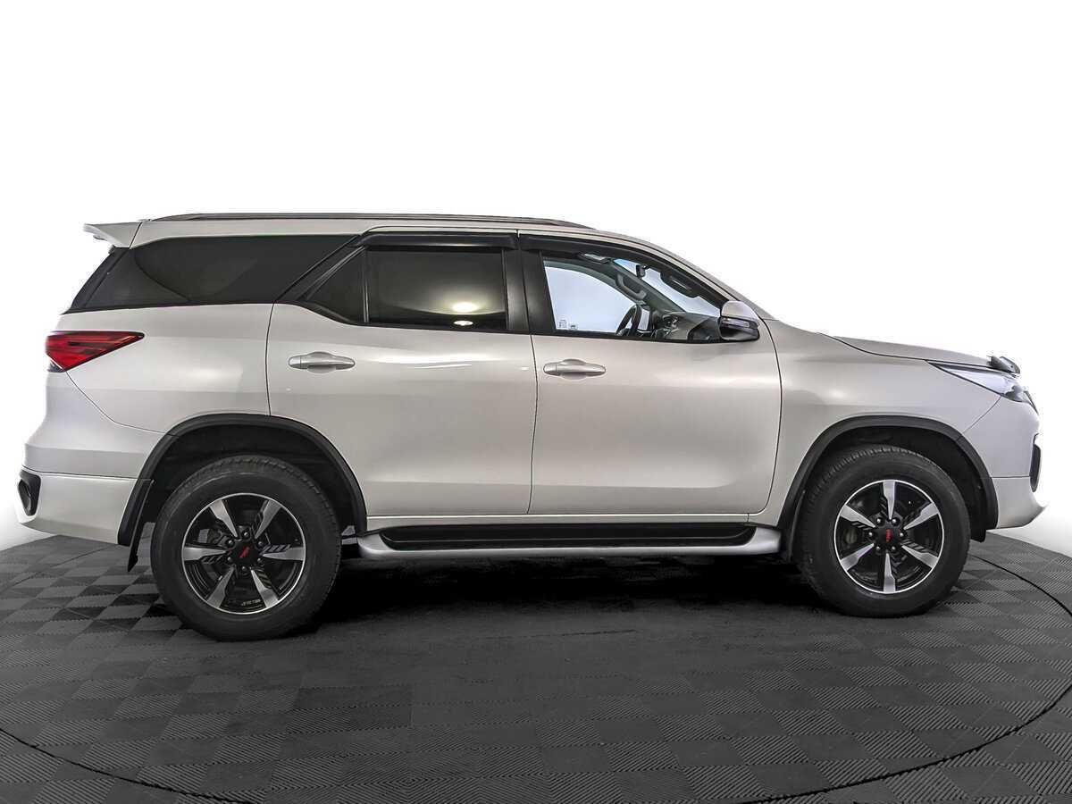 Toyota Fortuner 2019 года с пробегом. Фото: #3
