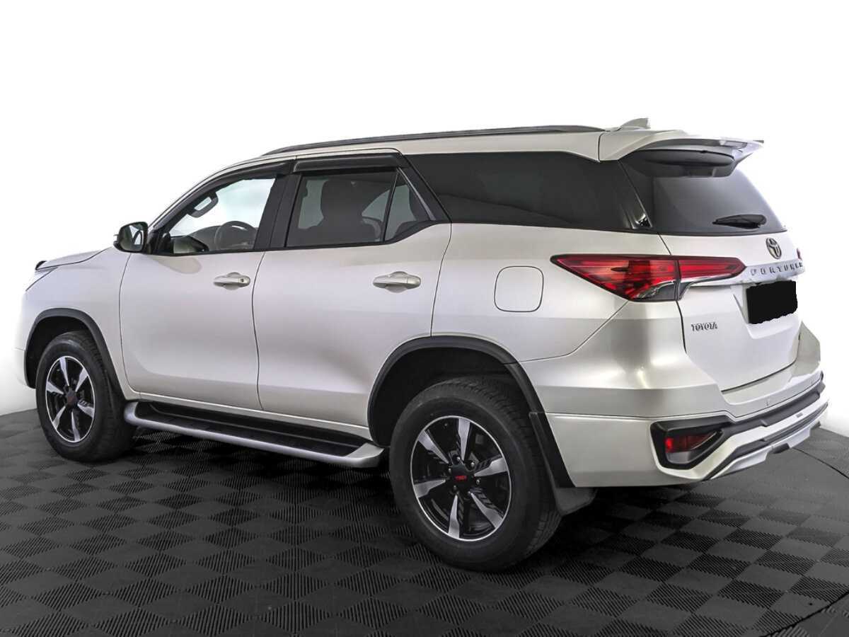 Toyota Fortuner 2019 года с пробегом. Фото: #6