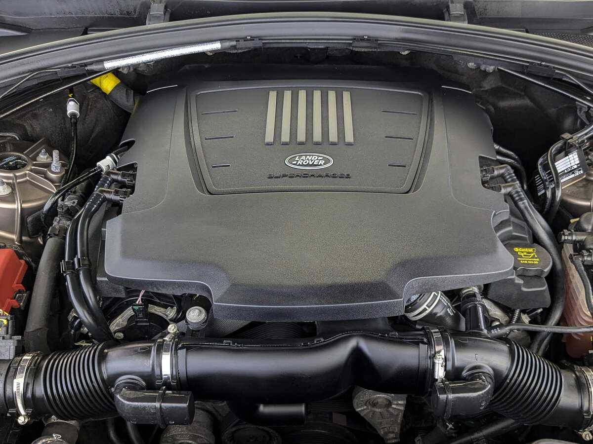 Land Rover Range Rover Velar 2017 года с пробегом. Фото: #8