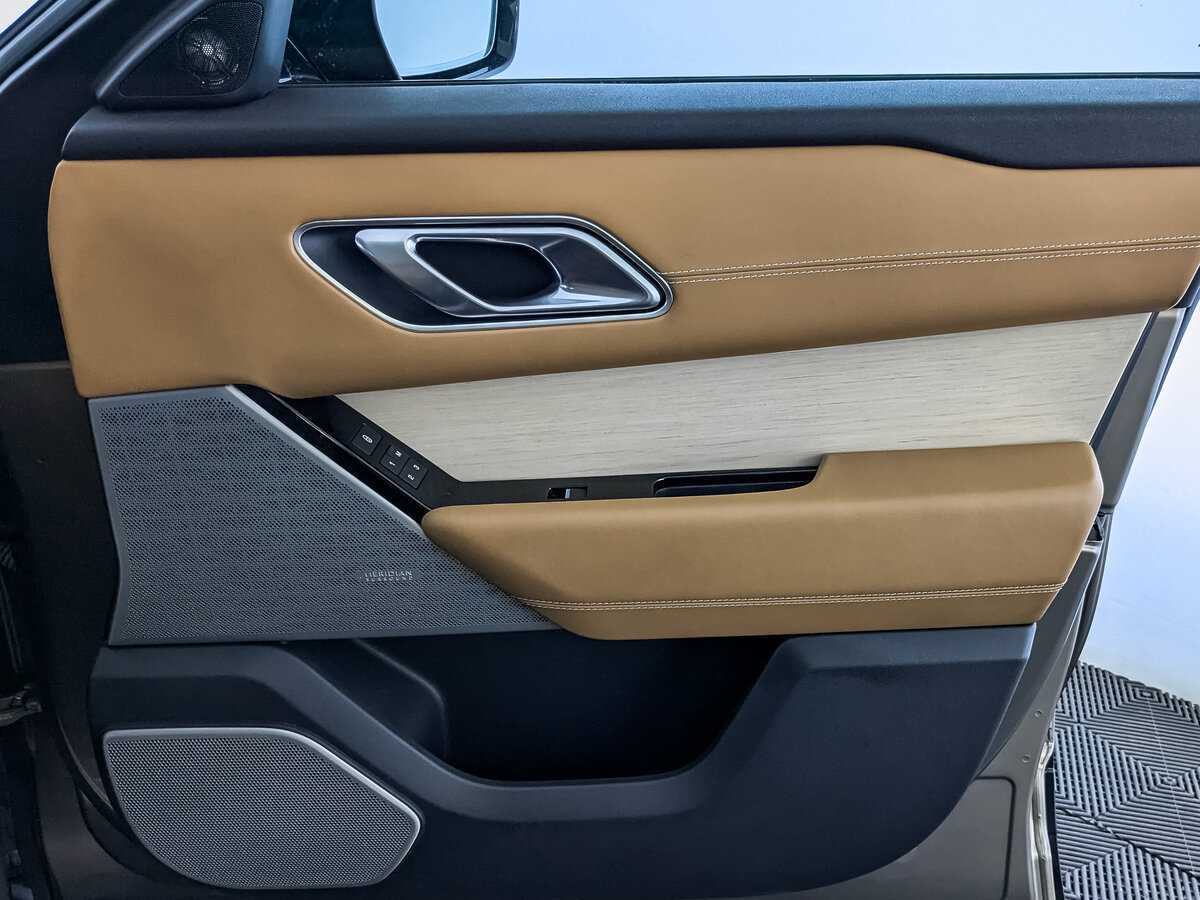 Land Rover Range Rover Velar 2017 года с пробегом. Фото: #23