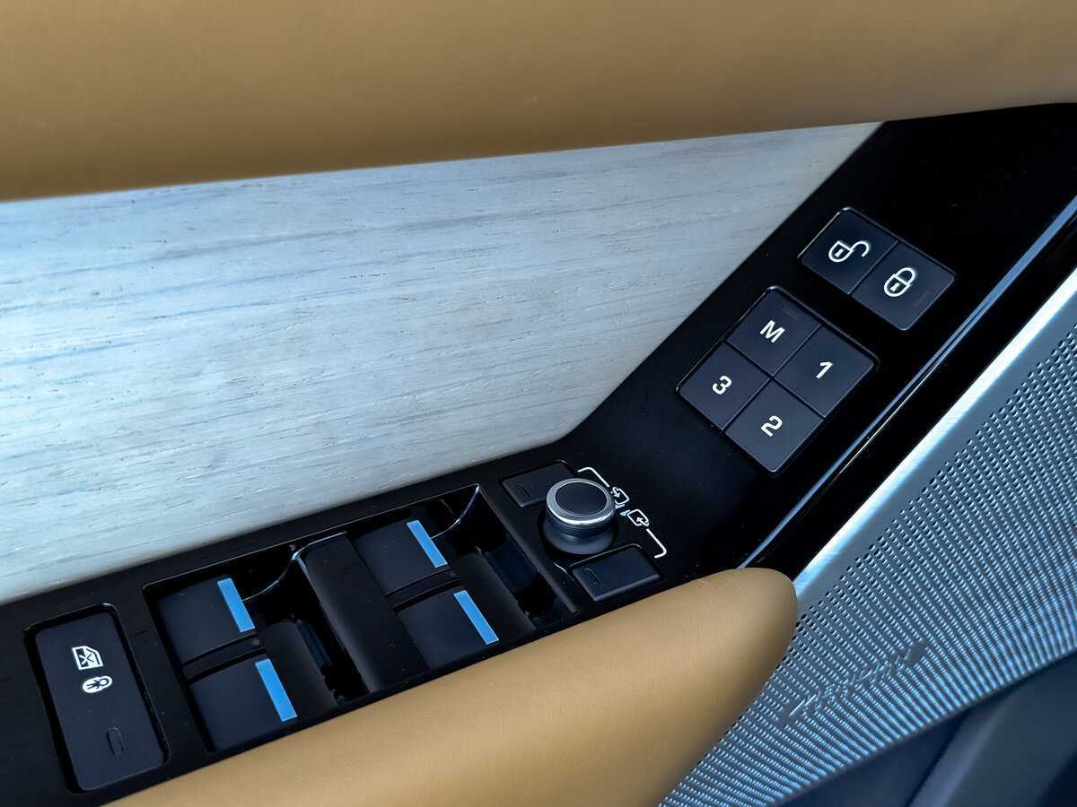 Land Rover Range Rover Velar 2017 года с пробегом. Фото: #29