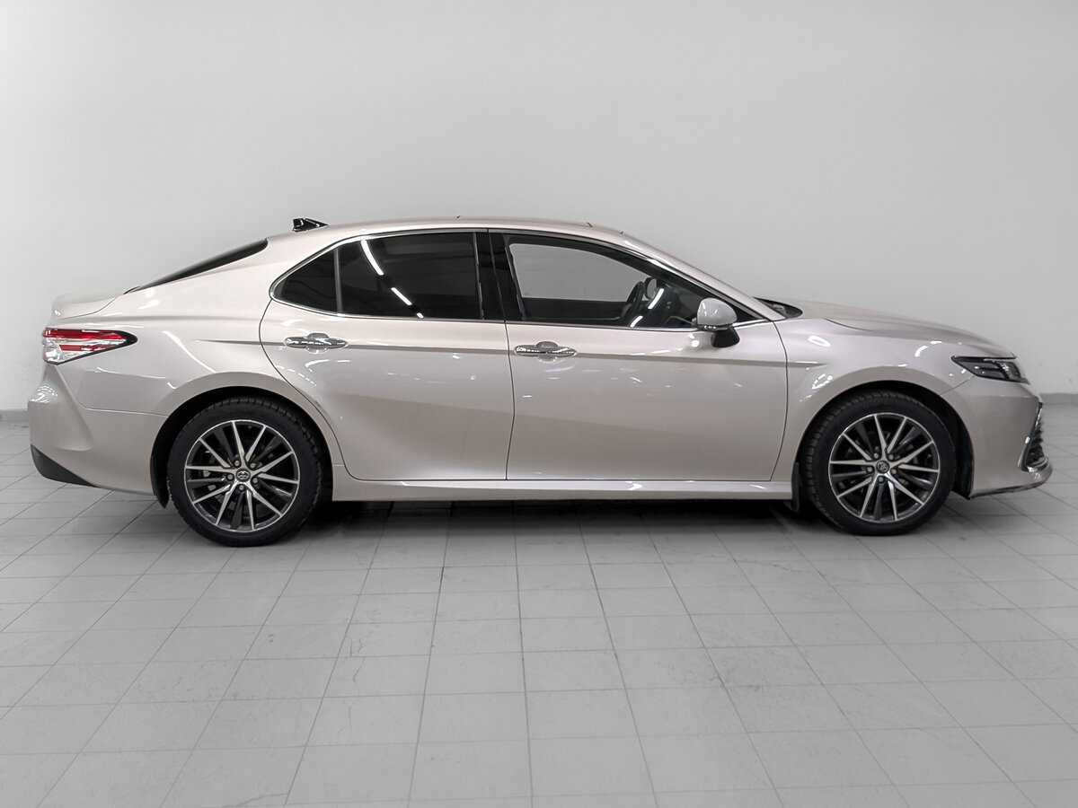 Toyota Camry 2022 года с пробегом. Фото: #3