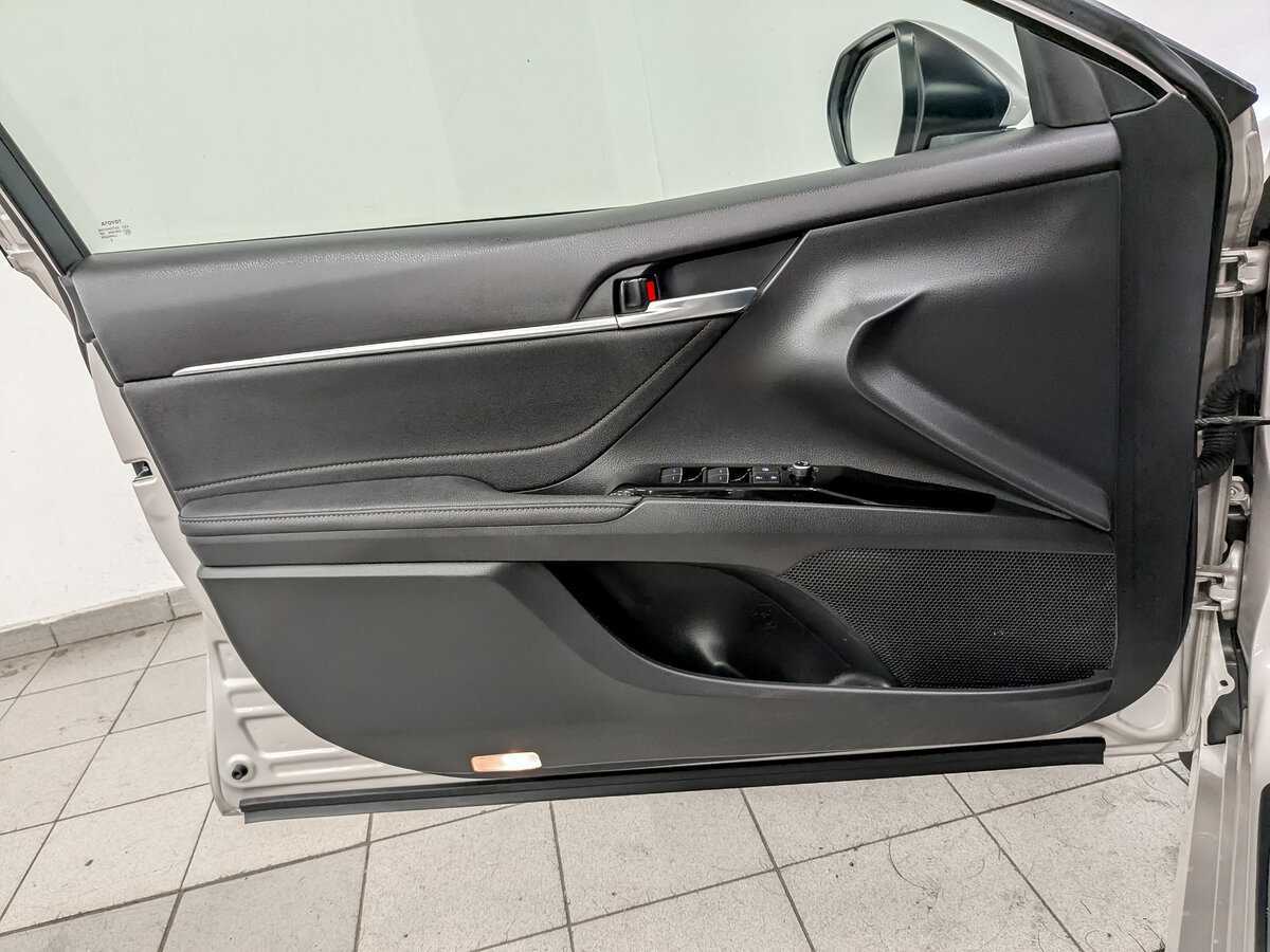 Toyota Camry 2022 года с пробегом. Фото: #18