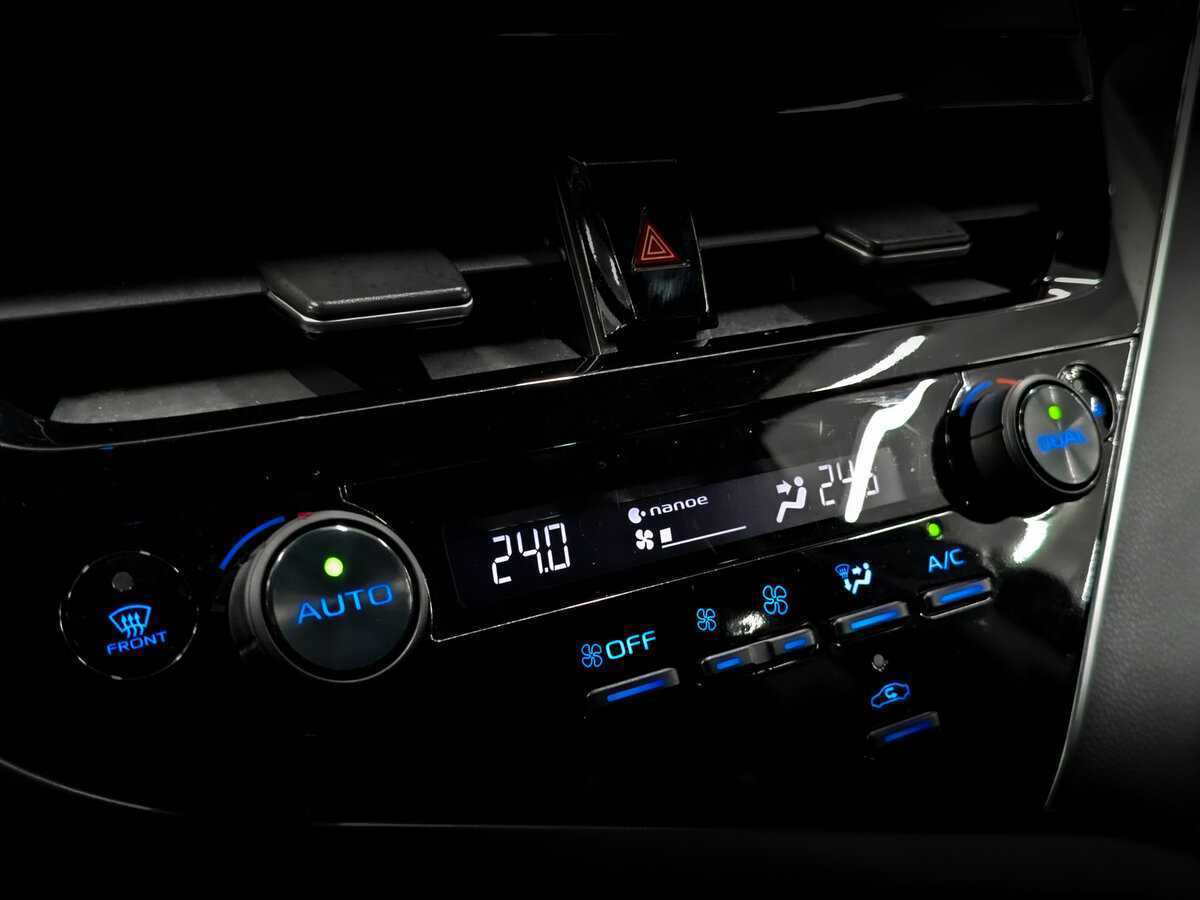 Toyota Camry 2022 года с пробегом. Фото: #26