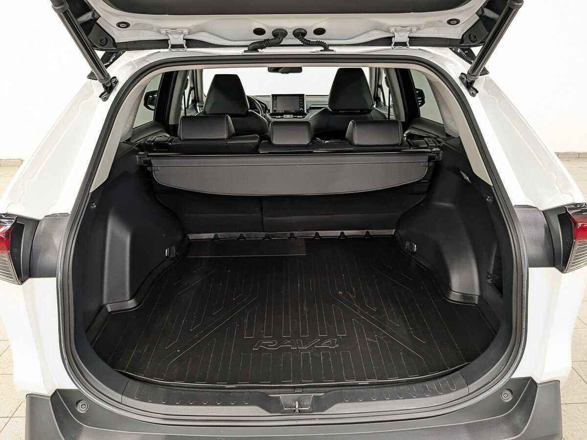 Toyota RAV4 2021 года с пробегом. Фото: #9