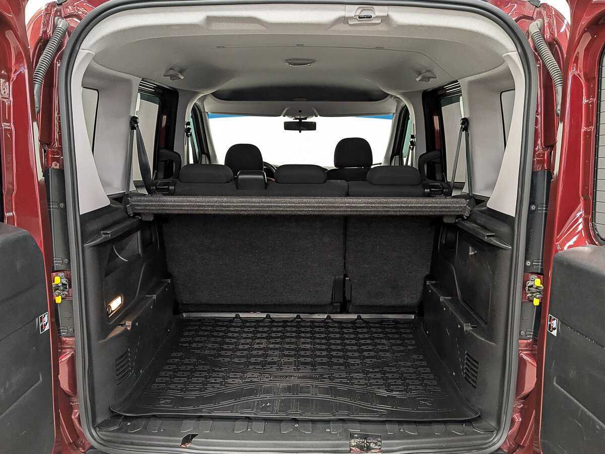 Fiat Doblo 2017 года с пробегом. Фото: #9
