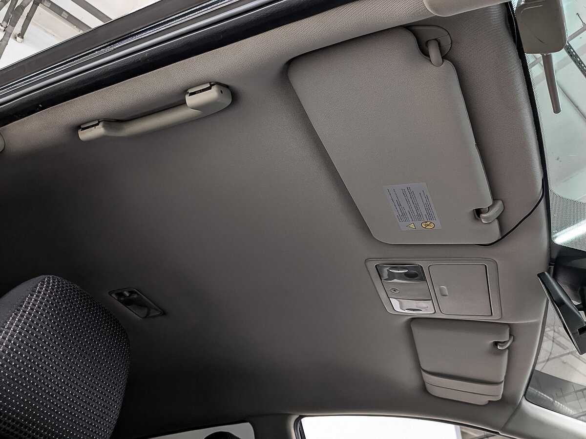 Nissan Tiida 2010 года с пробегом. Фото: #21