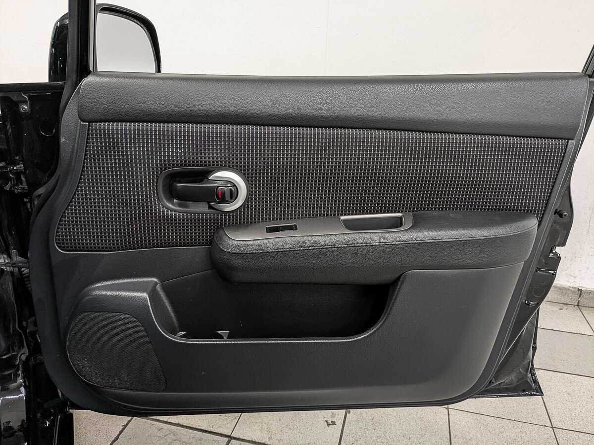 Nissan Tiida 2010 года с пробегом. Фото: #23