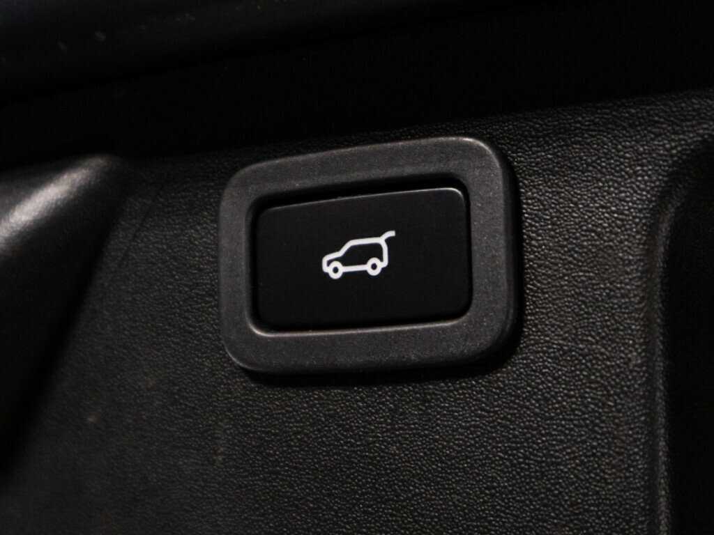 Land Rover Discovery Sport 2019 года с пробегом. Фото: #15