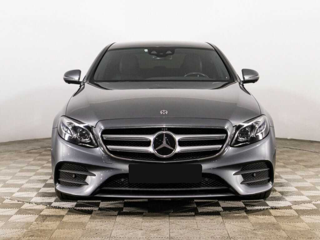Mercedes-Benz E-Класс 2018 года с пробегом. Фото: #1
