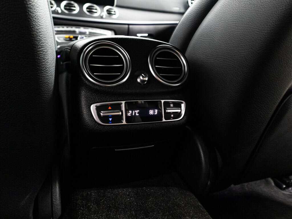 Mercedes-Benz E-Класс 2018 года с пробегом. Фото: #24