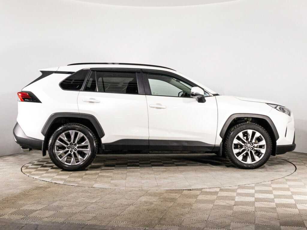 Toyota RAV4 2022 года с пробегом. Фото: #3