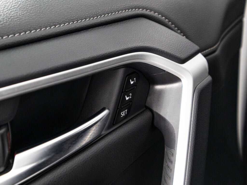 Toyota RAV4 2022 года с пробегом. Фото: #16