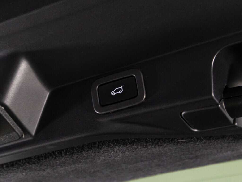 Land Rover Range Rover Sport 2018 года с пробегом. Фото: #16