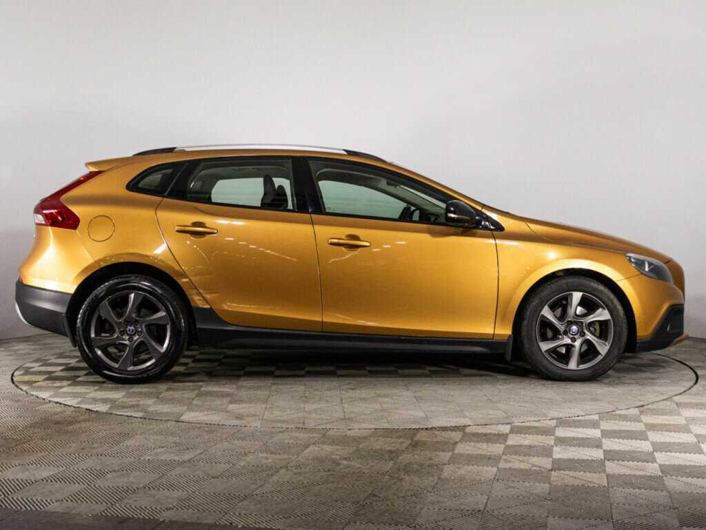 Volvo V40 Cross Country 2014 года с пробегом. Фото: #3