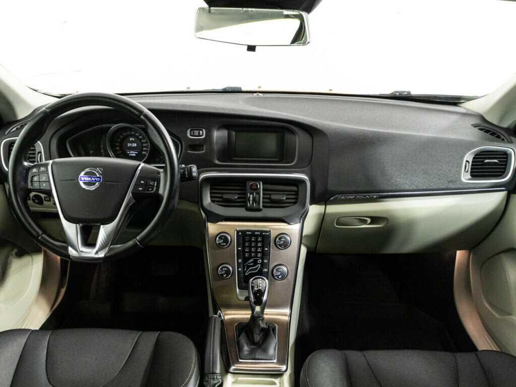 Volvo V40 Cross Country 2014 года с пробегом. Фото: #12