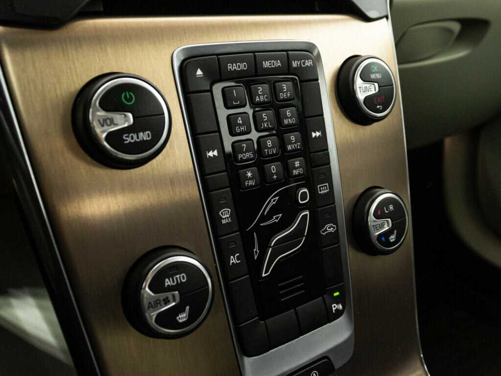 Volvo V40 Cross Country 2014 года с пробегом. Фото: #14