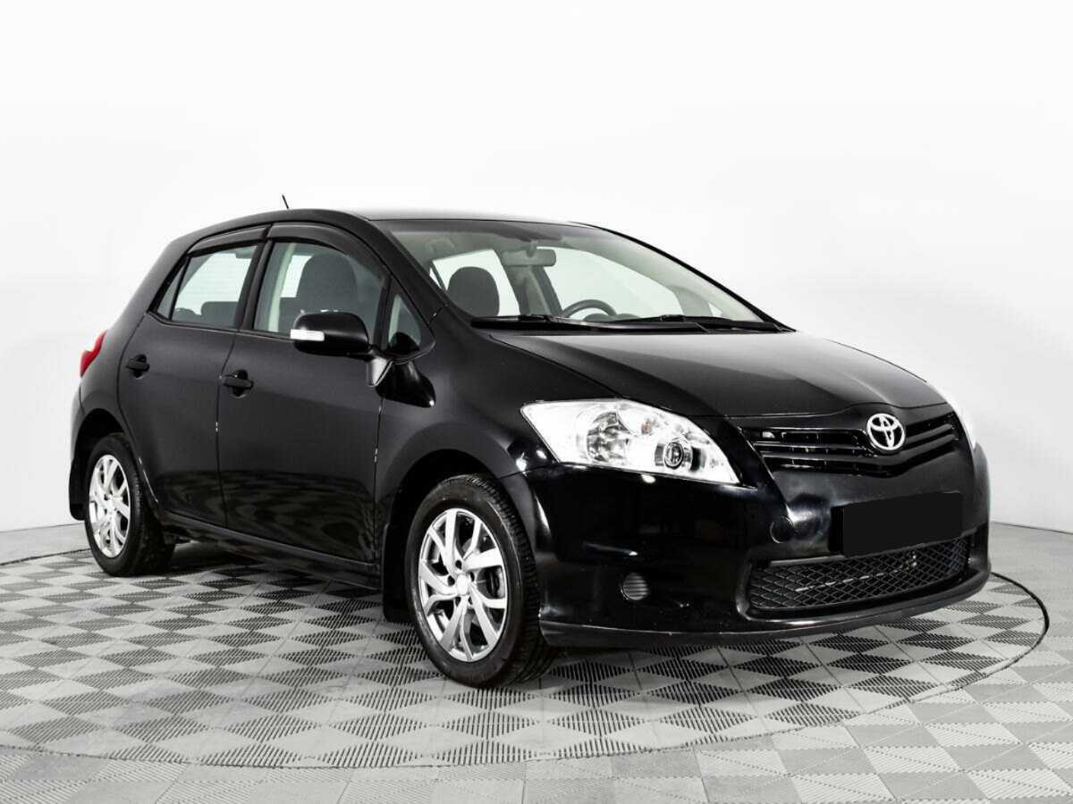 Toyota Auris 2010 года с пробегом. Фото: #2