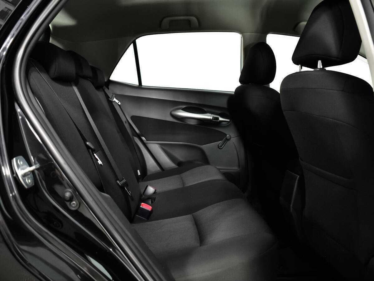 Toyota Auris 2010 года с пробегом. Фото: #9