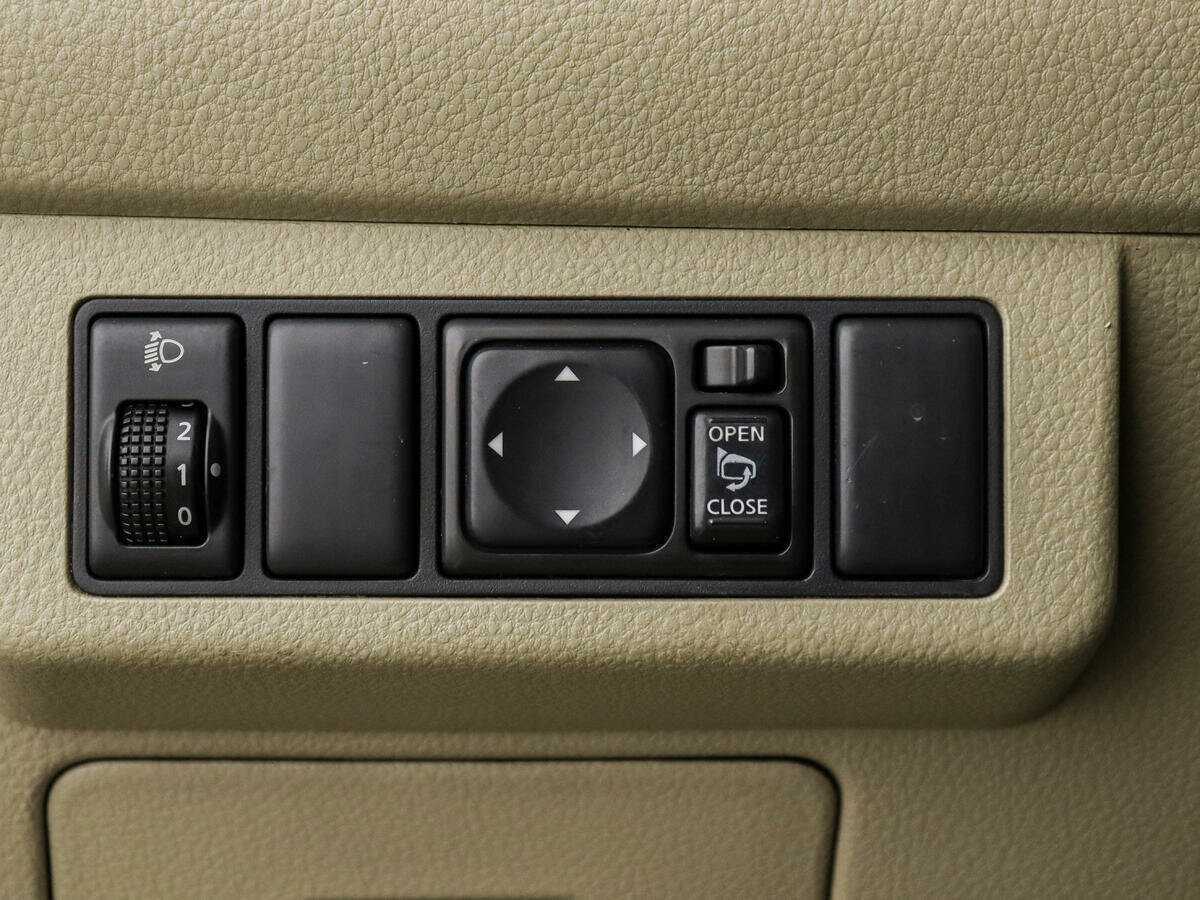 Nissan Tiida 2008 года с пробегом. Фото: #10