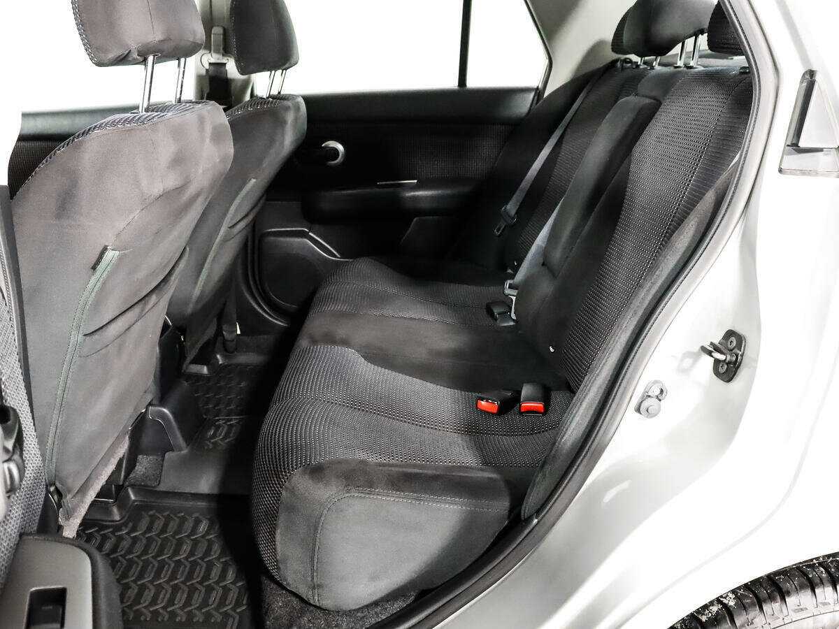 Nissan Tiida 2011 года с пробегом. Фото: #7