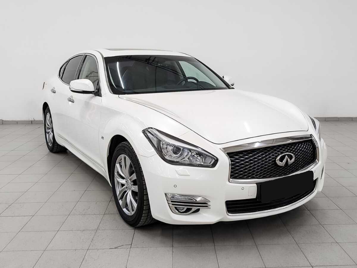 Infiniti Q70 2016 года с пробегом. Фото: #2
