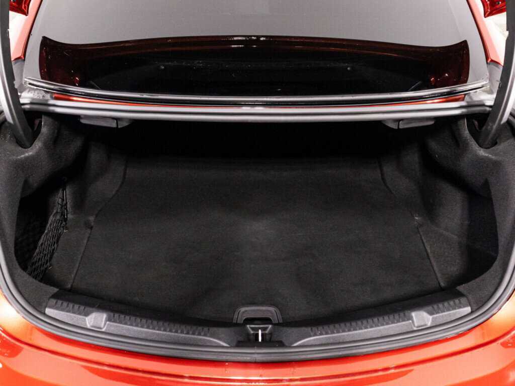 Mercedes-Benz E-Класс 2017 года с пробегом. Фото: #14