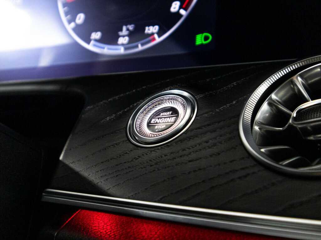 Mercedes-Benz E-Класс 2017 года с пробегом. Фото: #23