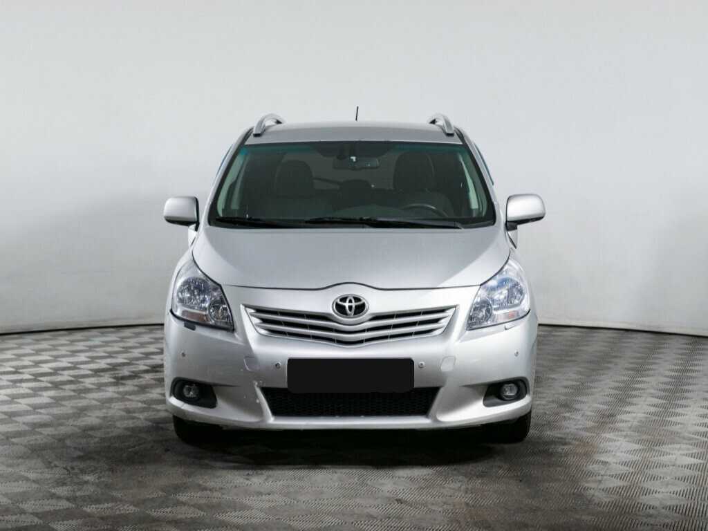 Toyota Verso 2011 года с пробегом. Фото: #1