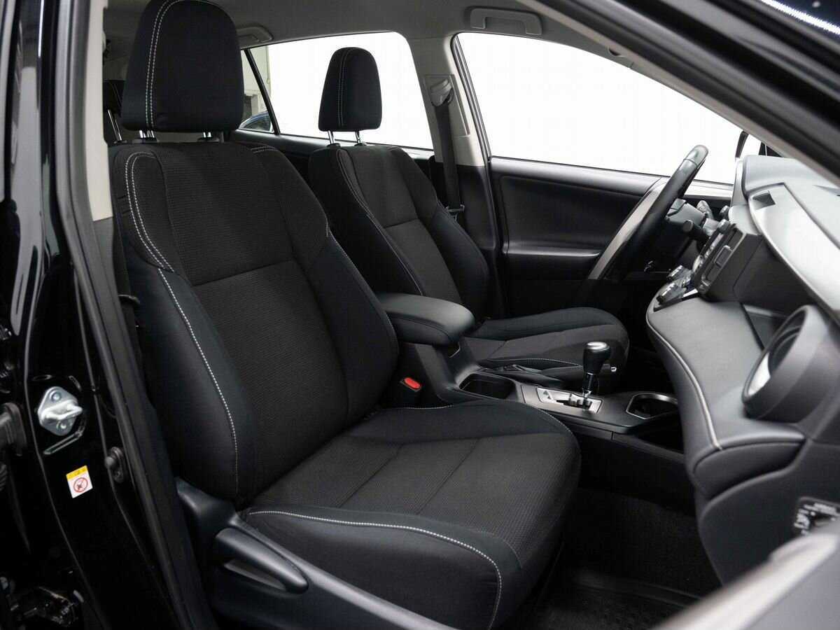 Toyota RAV4 2017 года с пробегом. Фото: #12