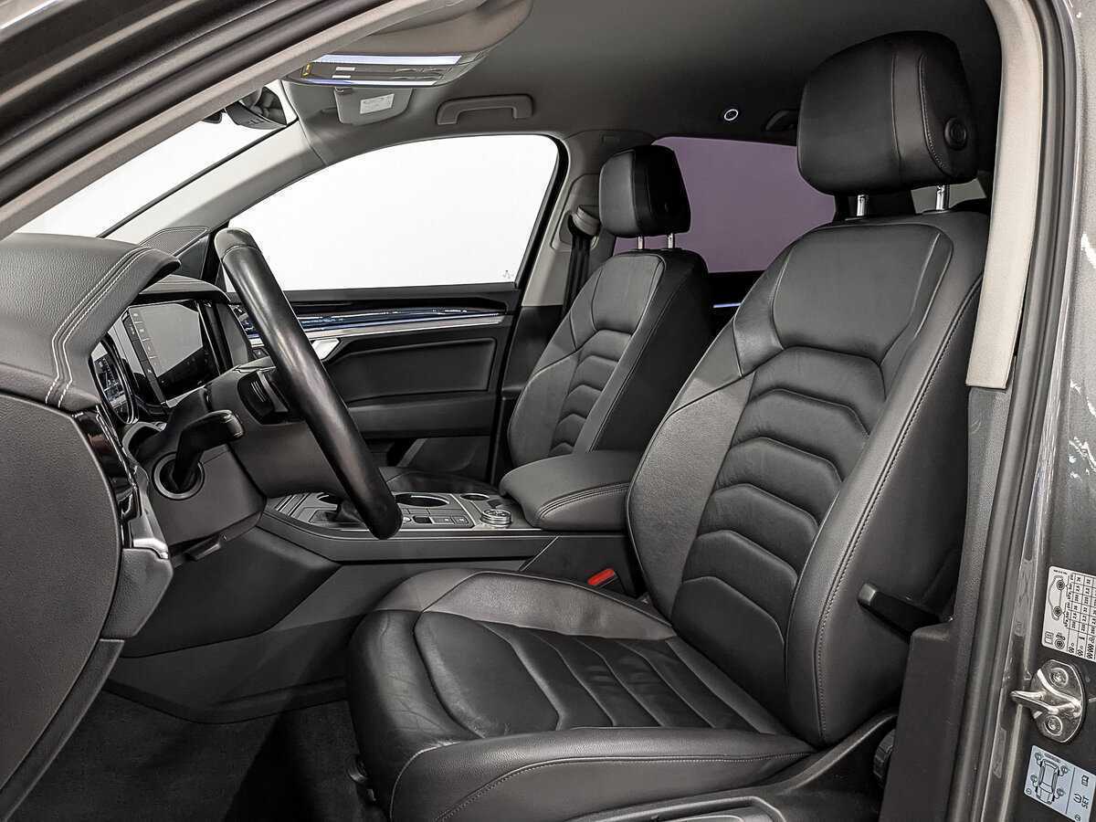 Volkswagen Touareg 2019 года с пробегом. Фото: #19