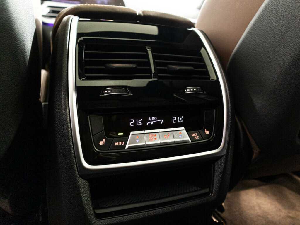 BMW X7 2020 года с пробегом. Фото: #20