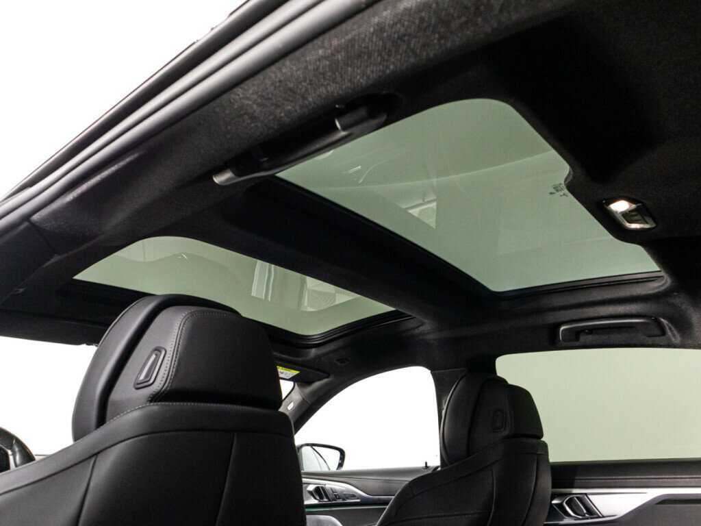 BMW 8 серии 2019 года с пробегом. Фото: #14