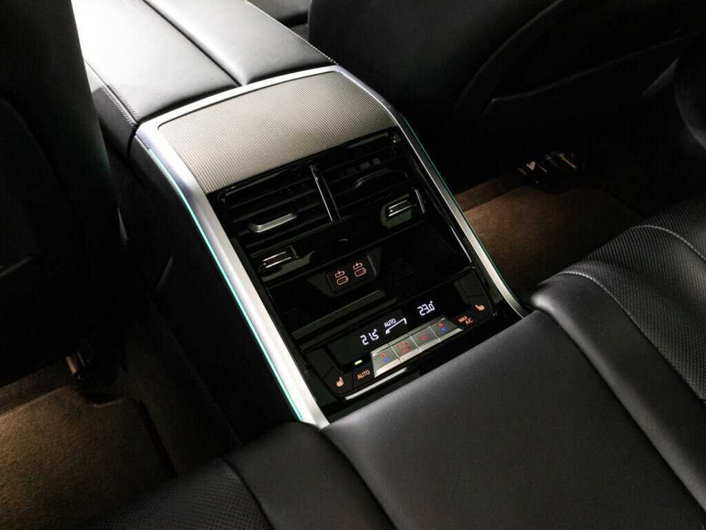 BMW 8 серии 2019 года с пробегом. Фото: #18