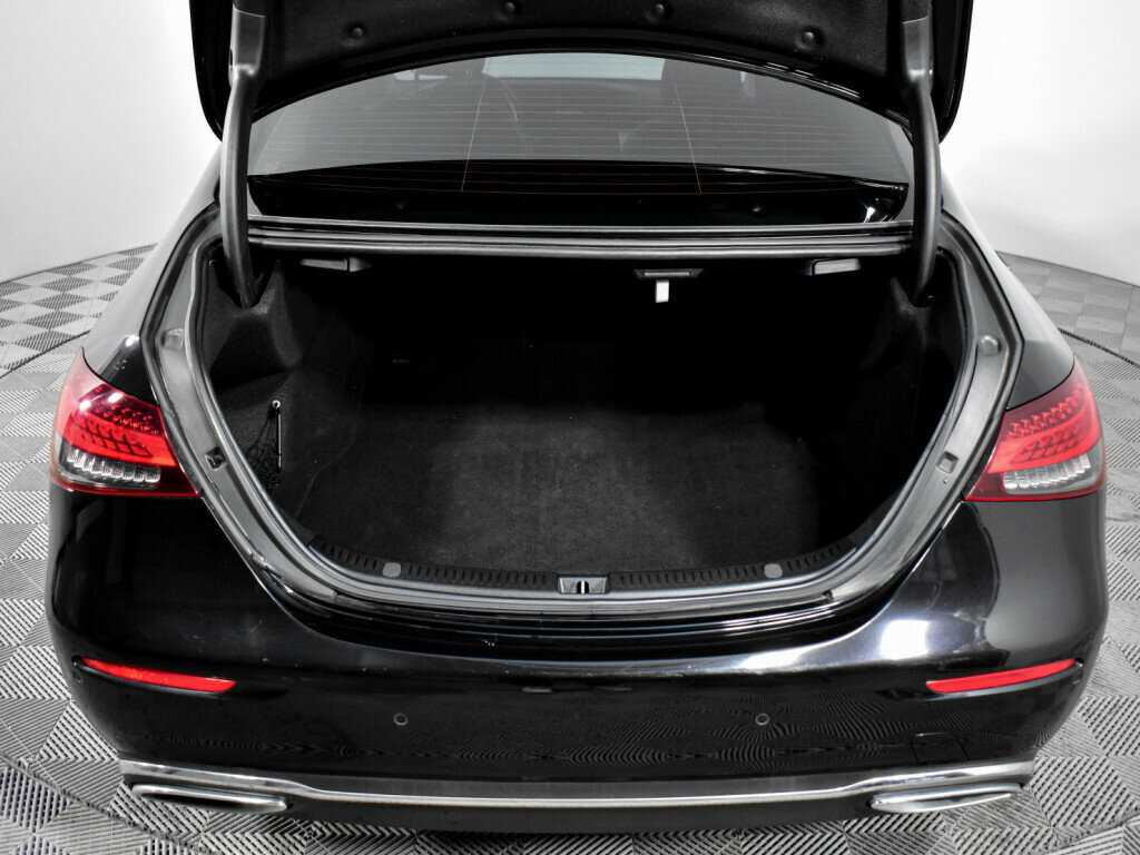 Mercedes-Benz E-Класс 2021 года с пробегом. Фото: #18