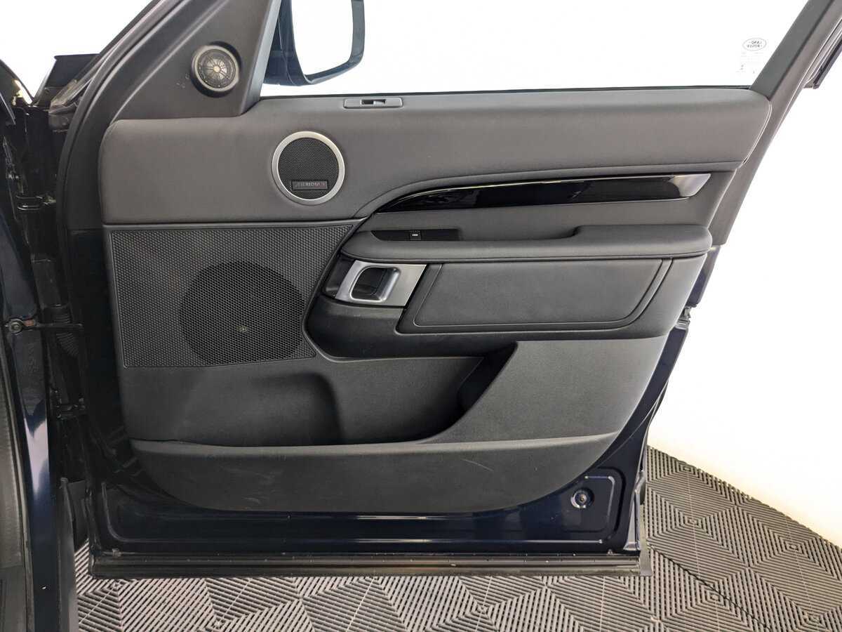 Land Rover Discovery 2019 года с пробегом. Фото: #24