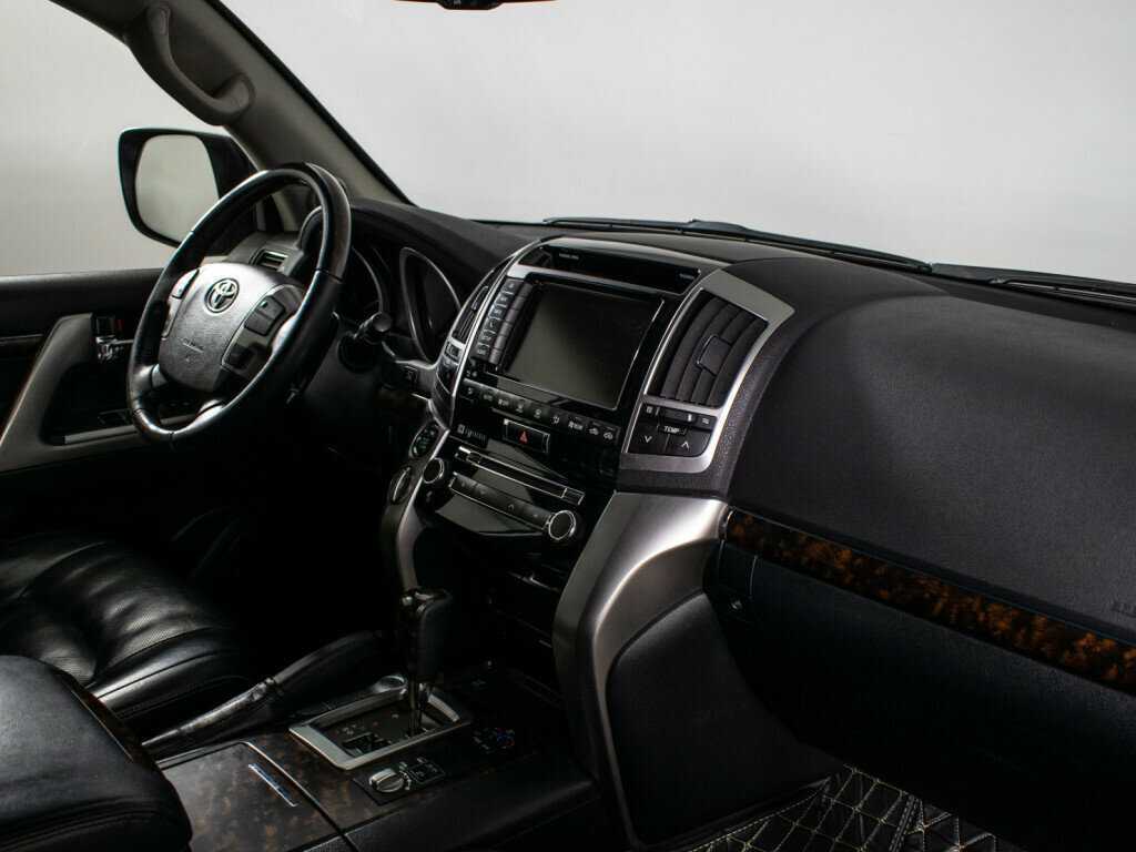 Toyota Land Cruiser 2013 года с пробегом. Фото: #8