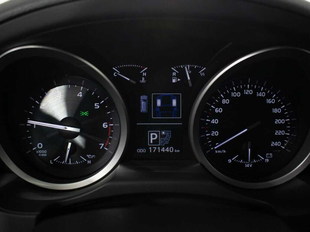 Toyota Land Cruiser 2013 года с пробегом. Фото: #12