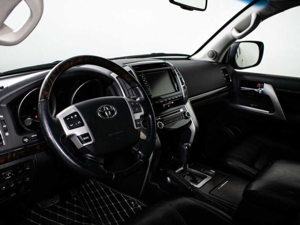 Toyota Land Cruiser 2013 года с пробегом. Фото: #13