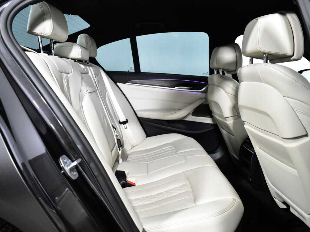 BMW 5 серии 2019 года с пробегом. Фото: #9