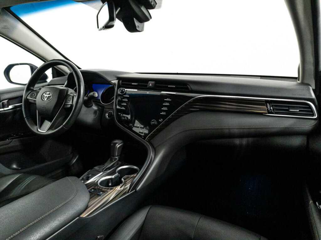 Toyota Camry 2020 года с пробегом. Фото: #7