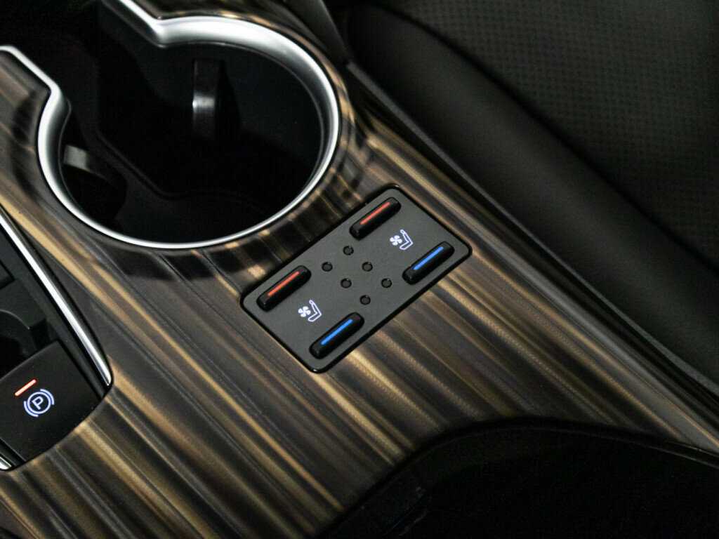 Toyota Camry 2020 года с пробегом. Фото: #16