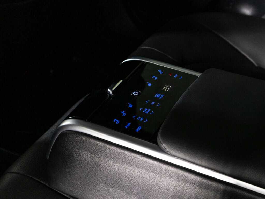 Toyota Camry 2020 года с пробегом. Фото: #20