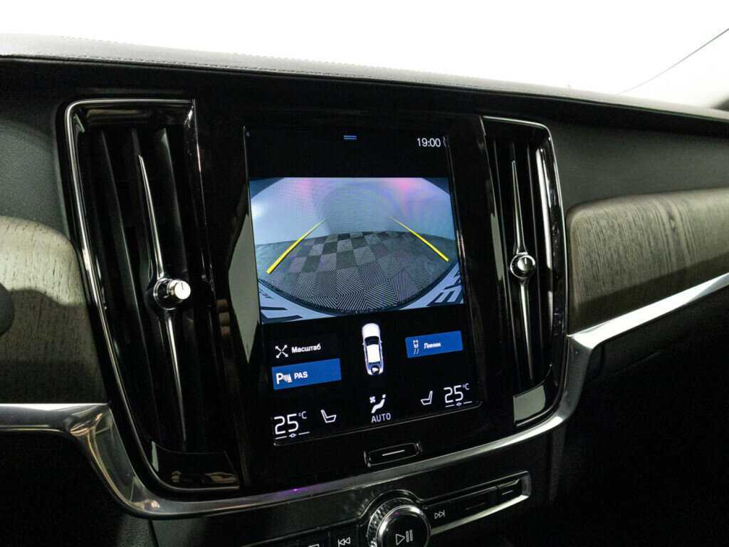 Volvo S90 2021 года с пробегом. Фото: #17