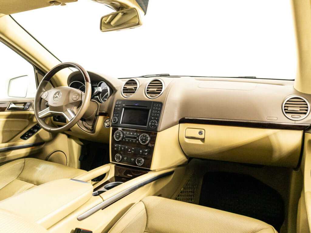 Mercedes-Benz GL-Класс 2010 года с пробегом. Фото: #8