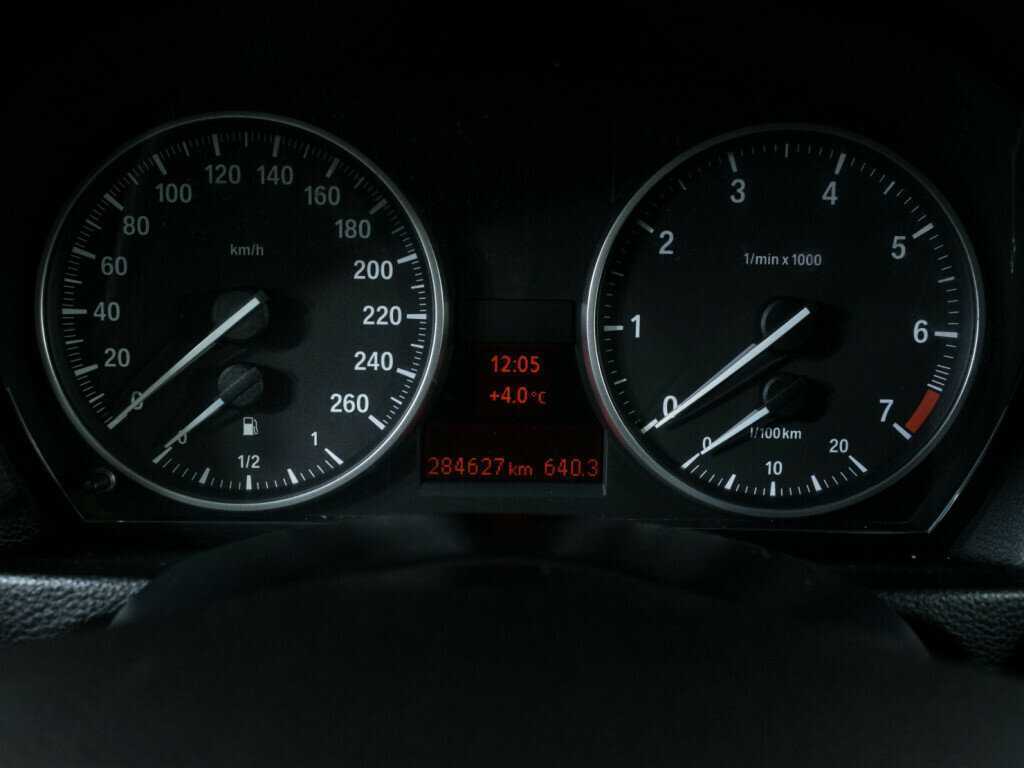 BMW 3 серии 2010 года с пробегом. Фото: #10