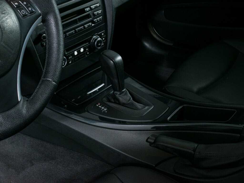 BMW 3 серии 2010 года с пробегом. Фото: #12