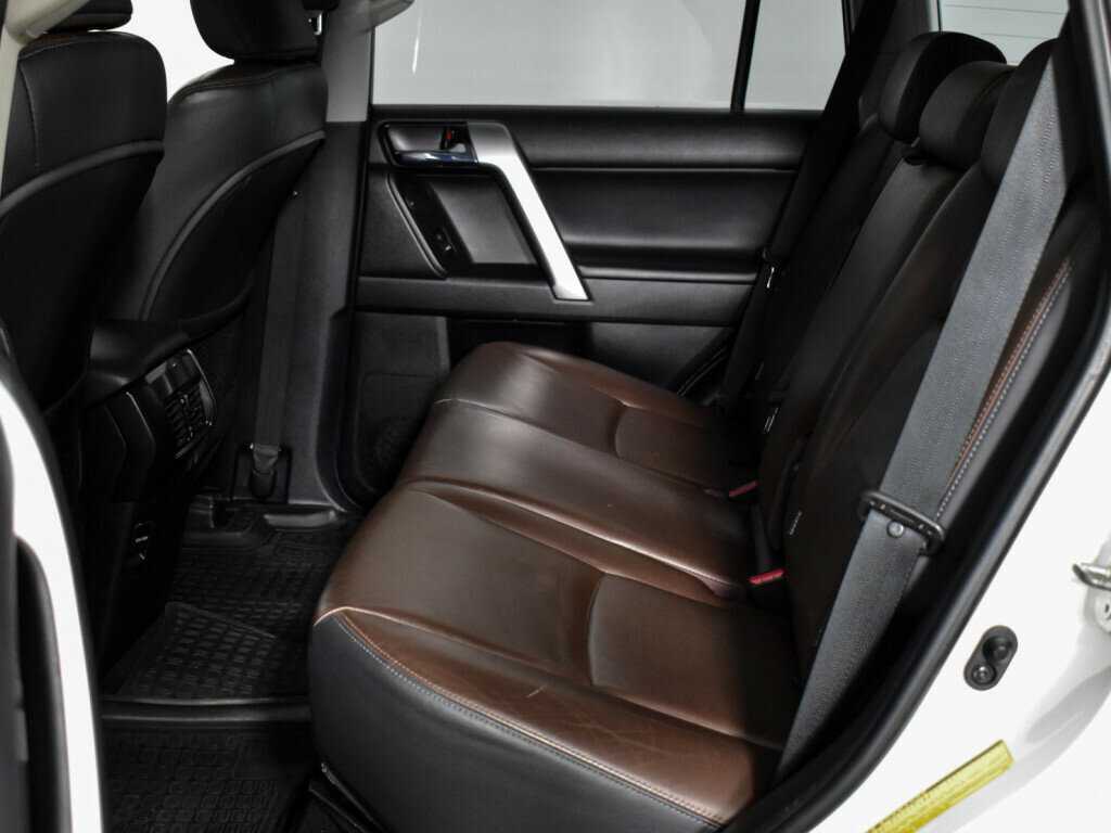 Toyota Land Cruiser Prado 2015 года с пробегом. Фото: #9