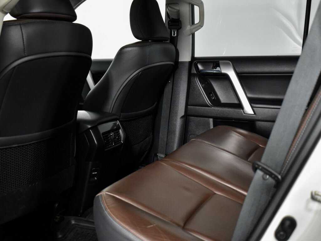 Toyota Land Cruiser Prado 2015 года с пробегом. Фото: #10