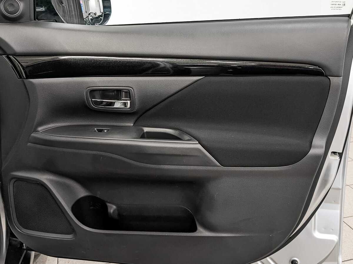 Mitsubishi Outlander 2020 года с пробегом. Фото: #23